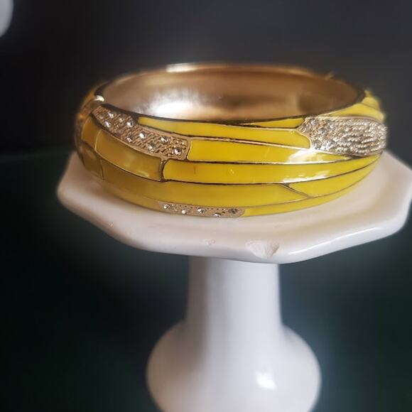 Sequin by Nordstrom Yellow Enamel‎ Hinged Bangle with Crystal Accents Gold Tone - Picture 5 of 9